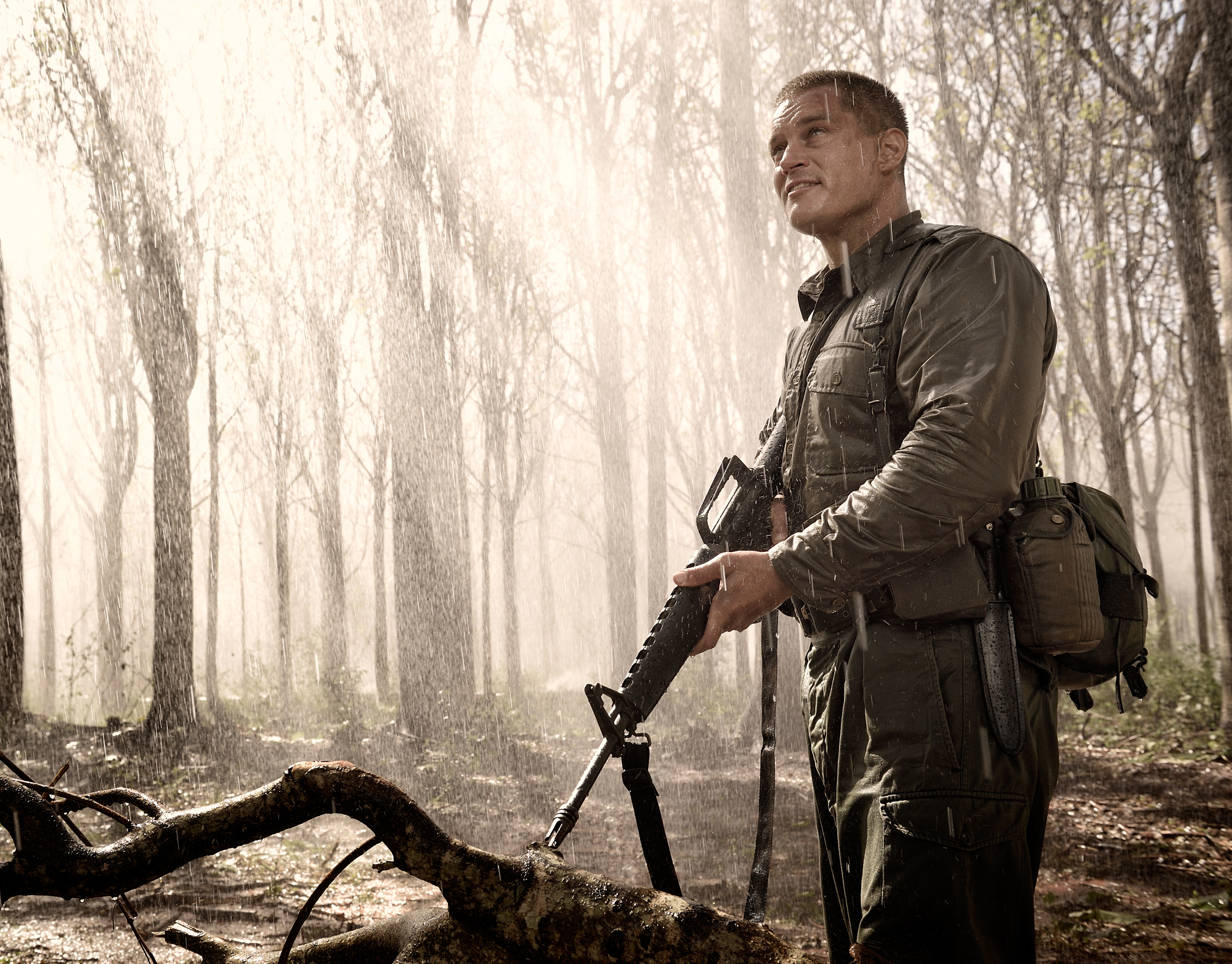 Major Harry Smith (Travis Fimmel) during the Battle of the Long Tan